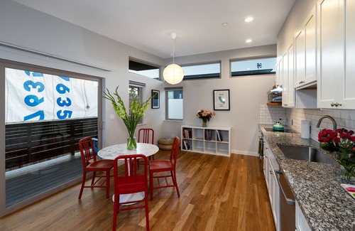 Circles Condo | lower west side style & quality 1BR