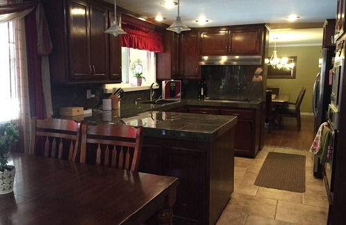 South Redlands House | LR - Beautifully Decorated 4 bedroom Home