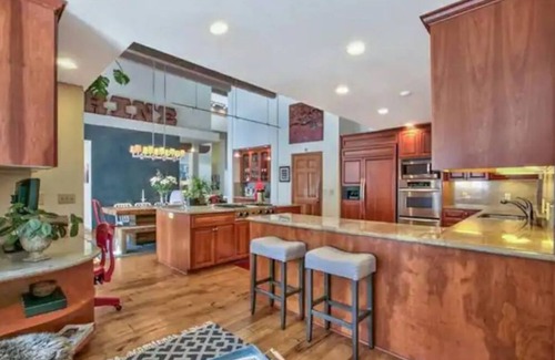 Incline Village House | Lrg spacious home, Kid & Pet friendly, New Hot Tub, Big Yard, 5min walk to LAKE!