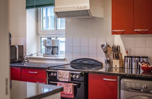Cathedrals Hostel | LSE Bankside House - Campus Accommodation