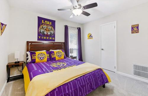 South Baton Rouge House | LSU Slammer Arcade 4 5 mile to LSU Private Yard