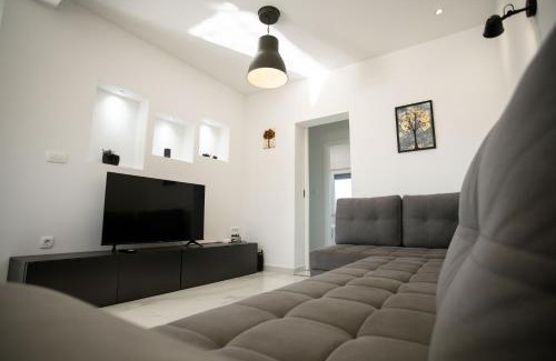 Zavala Apartment | Lucas apartment
