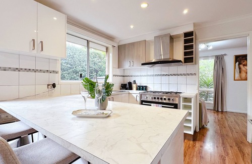 Frankston House | Lucerne Escape/12min to Beach/4Bedroom/Workplace
