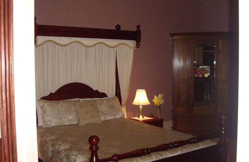 Latrobe Bed & Breakfast | Lucinda B&B