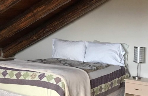 Four Corners Cabin | Lucky Dog Lodge - Spectacular Large Group Accommodations!