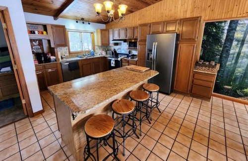 Deerbrook House | Lucky Duck Lodge on the Lake! Sleep up to 16!