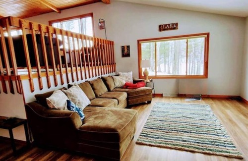 Deerbrook House | Lucky Duck Lodge on the Lake! Sleep up to 16!