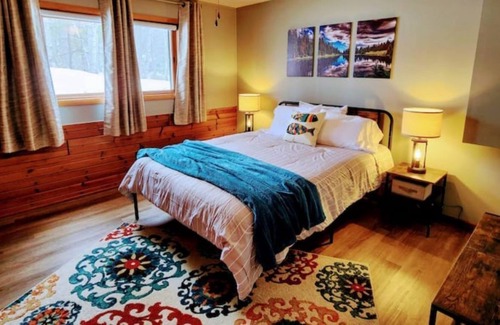 Deerbrook House | Lucky Duck Lodge on the Lake! Sleep up to 16!