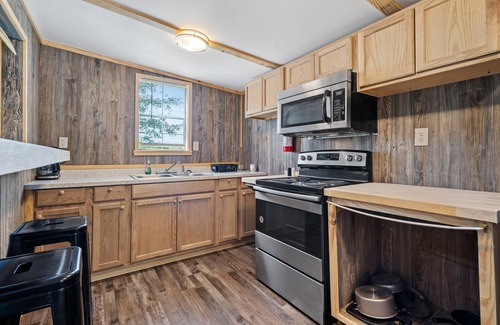 Glenwood Cabin | Lucky's Canoe & Kayak Cabin #2 - Caddo River Access!