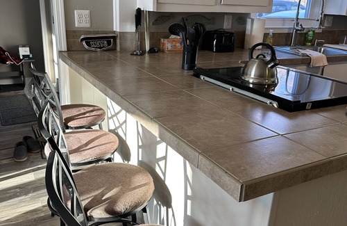 Wilson House | Lucy's Lake House, Lake view, One block from Lake Ontario, Peaceful & Spacious