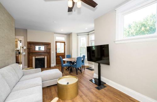Ludlow House | Ludlow Lodge with City Views