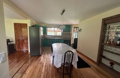 Cuenca House | Lugar para relajarse con tu familia, cerca de la ciudad al mismo tiempo alejado.