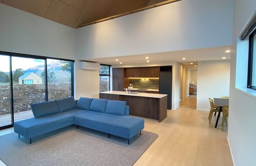 Castle Hill House | Luge Loop Cabin