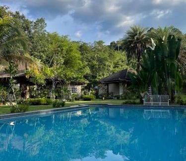Kampung Tanjong Paoh Villa | Lui Farm Villa - Private Villa for Staycation & Retreat