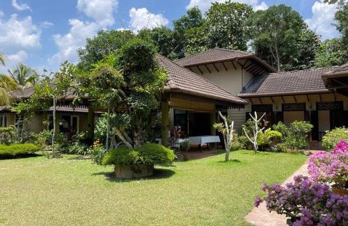 Kampung Tanjong Paoh Villa | Lui Farm Villa - Private Villa for Staycation & Retreat