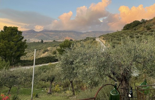 Villafranca Sicula House | Luka's house, dinner included, simple and quiet