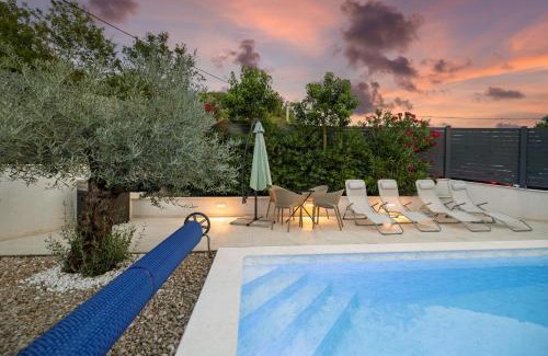 Soline Apartment | Lulani Soline Pool Apartment