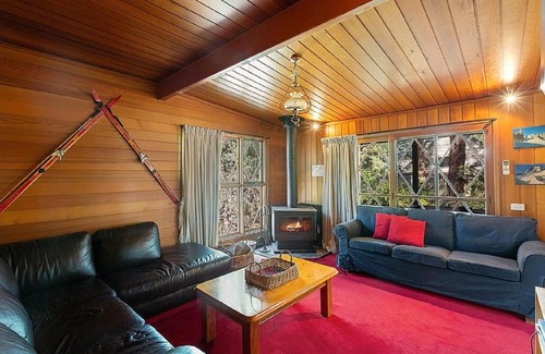 Sawmill Settlement House | Lumi Talo