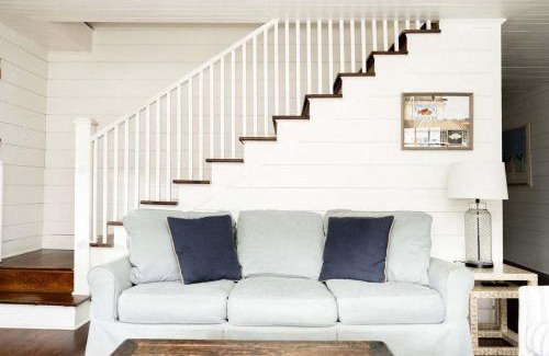 South End House | Lumina Cottage- 6 Bedrooms kid & dog friendly