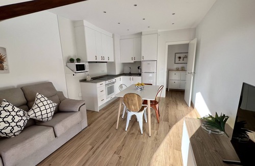 Somo Apartment | Luminoso Apartamento con Terraza a 150 Metros de la Playa de Somo