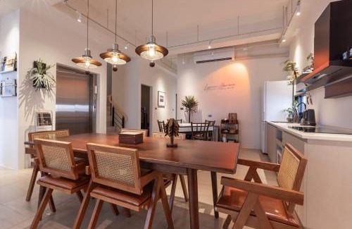 Xinyi Villa | Lunar Haven