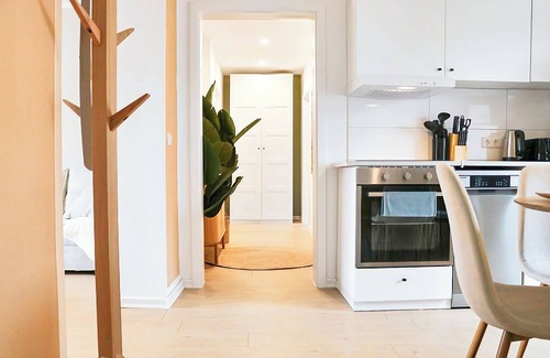 Wolfsburg Apartment | Lunaria Living | VW Cozy - Central - Parking