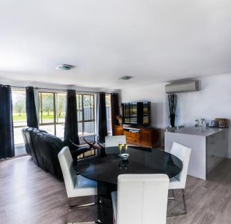 Normanville Bed & Breakfast | Lure Bed and Breakfast