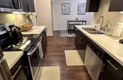 Los Angeles Apartment | Lush 1 bd Koreatown w/FREE parking & In-Unit laundry
