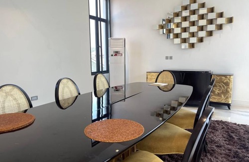 Ikoyi Apartment | Lush Penthouse w/ private rooftop Pool