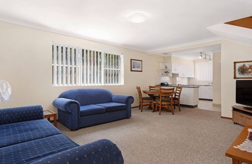 Tuncurry House | Luskin Court 6, Tuncurry