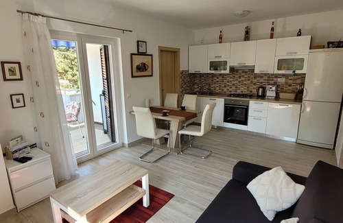 Punat Apartment | Luvano's Place - Principality of Zarijak, apartment 5 min form beaches