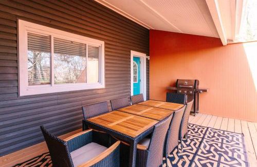 Pittsburgh House | LUX 2.3k SQFT, Game Room, Parking, Sleeps 10 Plus