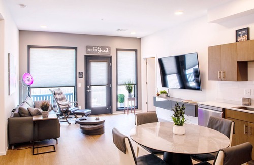 Edgehill Condo | LUX 2BD/2BA CONDO .5 Mi From Lower Broadway- NASHVILLE, TN