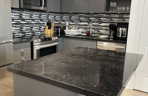 Central Erin Mills Condo | Lux Condo In The Heart Mississauga