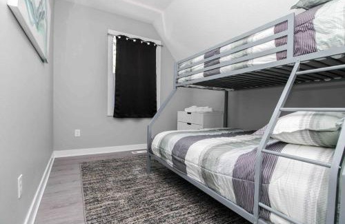 Des Moines House | Lux finishes 4 bedroom DSM home Great location