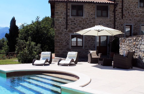 Verrucole House | ✨ Luxury Tuscan Villa | Private Pool, BBQ, Wood Oven | Helicopter Tours Nearby