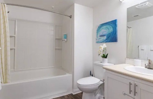 Morena Apartment | Lux King Bed Suite w/70"TV/Pool/Sauna/Gym/GameRoom