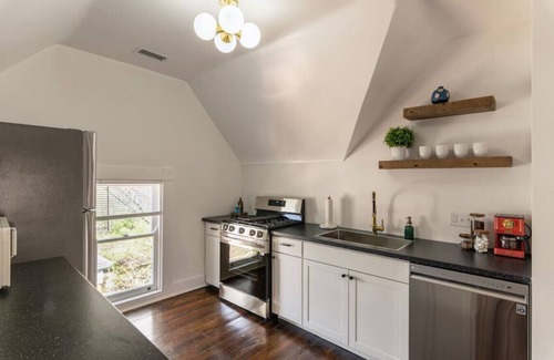 East Walnut HIlls Apartment | Lux Studio Central to Everything