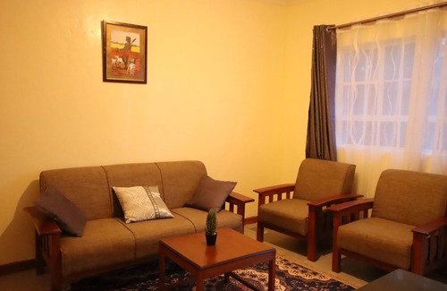 Narok House | Lux Suites Ebony Mara House