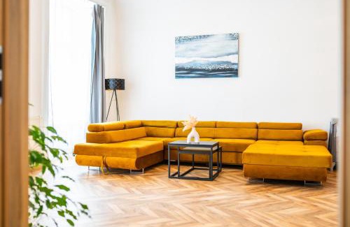 Kosice Old Town Apartment | Luxapart BIG 12people apartment
