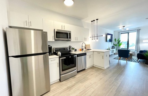 Elizabeth Apartment | Luxe 1 BR KING Apt - near NYC, EWR, Prudential, NJPAC, American Dream, MetLife