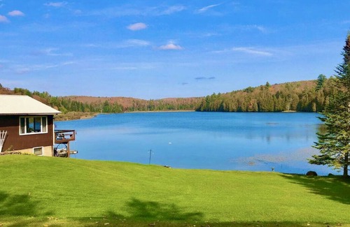 East Calais House | ★Luxe 100+ Acre Retreat★14 Bd★HOT TUB★FIRE PIT★POOL★28 PPL★