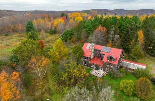 Washington House | Luxe 14-Acre Vermont Countryside Lodge!