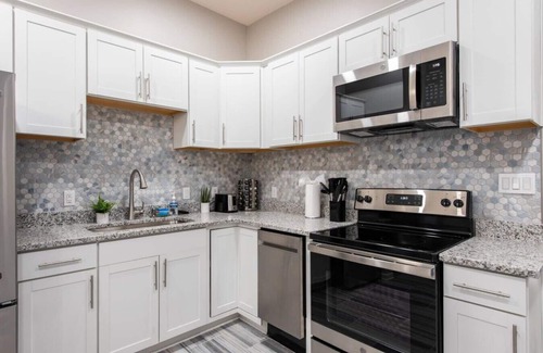 Bonnycastle Apartment | Luxe 2BR Home on Famous St./Sleeps 5/Pets Welcome