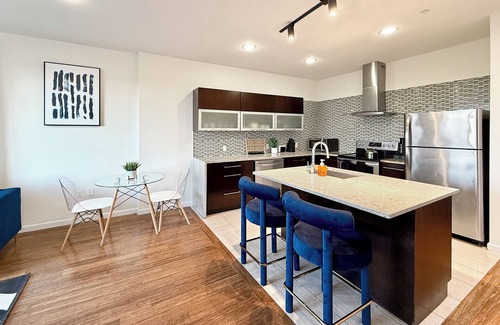 East Orange Apartment | Luxe 2BR-Master Suite,GYM,near NYC,EWR,PPRU, American Dream, MetLife
