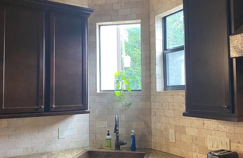 Washington Ave./ Memorial Park House | Luxe 3BR Retreat Washington Ave & Memorial Park