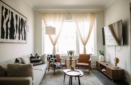 McGinley Square Apartment | LUXE 3BR with Free Parking & Backyard and 15min to NYC