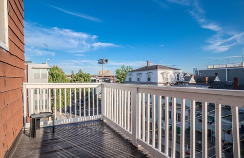 East Somerville House | LUXE 4BDR/2BA Near Boston- T-Station & Encore Casino