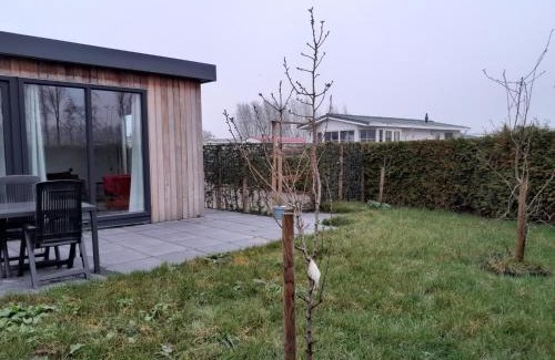 Menaldum House | Luxe 5 persoons bungalow op rustig vakantiepark nabij Leeuwarden