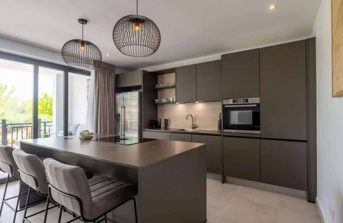Sint Michiel Apartment | Luxe Breeze Summary: